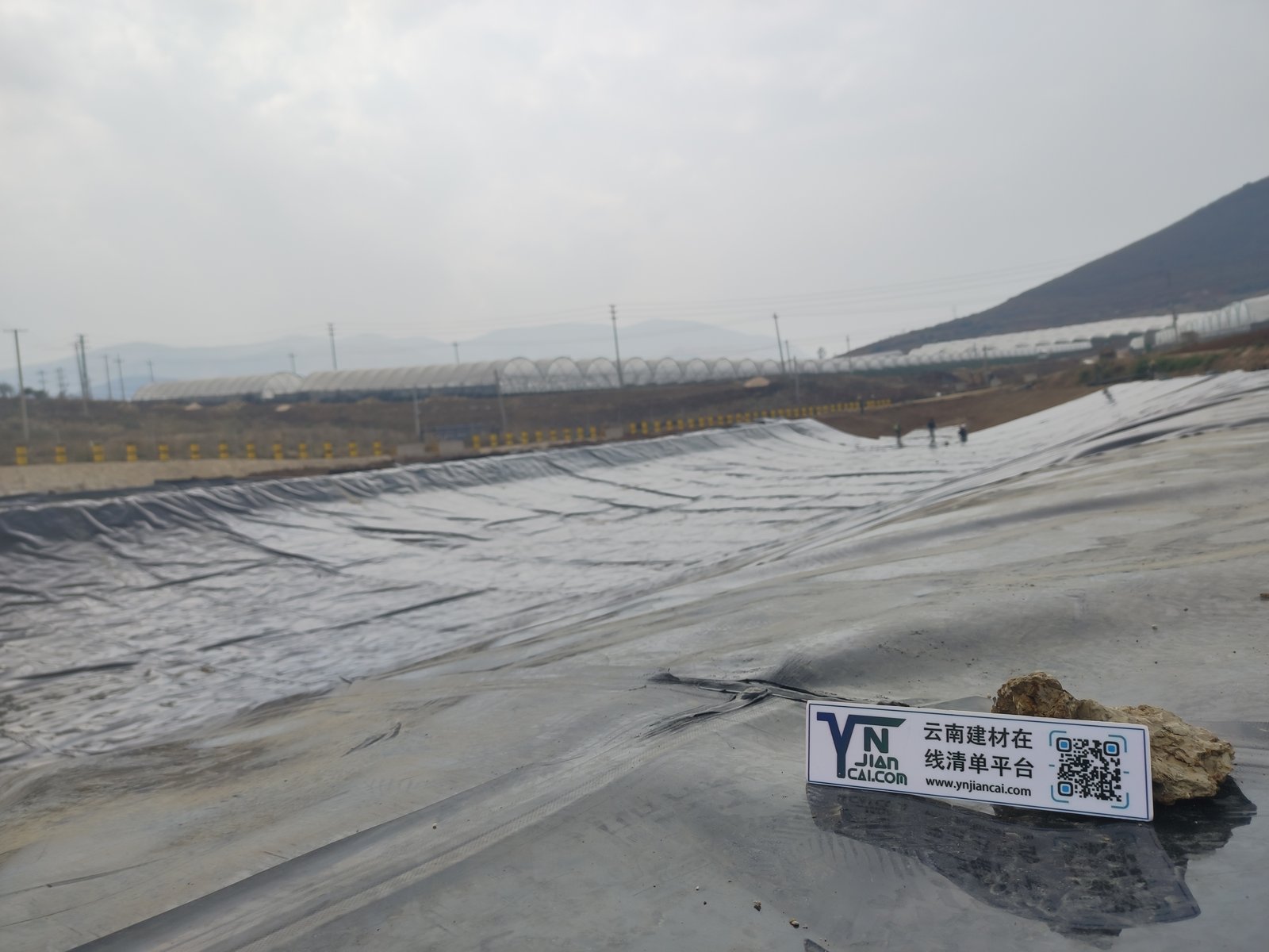 大型蓄水池防渗膜铺设